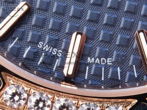 Audermars Piguet Lady Royal Oak 33mm RG 8F 1:1 Best Edition Blue Dial Diamonds Bezel on RG Bracelet Swiss Quartz - Image 11