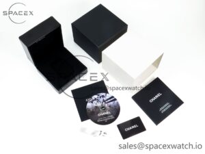 CHANEL BOX SET WITH CD - Image 2
