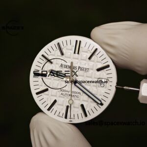 Customize a 1:1 mold based on raw data to create the best version of the Royal Oak Ocean Diver 15707 white ceramic. Customize the best dial, hands, calendar, and high standard craftsmanship installation - Image 9
