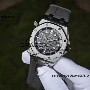 AUDEMARS PIGUET Royal Oak Offshore Submersible 15720, equipped with original grey dial, grey rubber strap, and 4308 integrated movement - Image 9