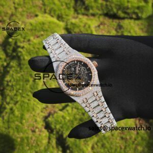 Customized full diamond AP Royal Oak 15407, the entire watch is handmade with moissanite diamonds, and the case and strap have undergone secondary polishing. 3132 integrated movement - Image 3