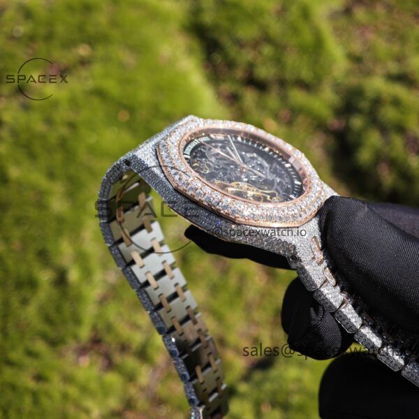 Customized full diamond AP Royal Oak 15407, the entire watch is handmade with moissanite diamonds, and the case and strap have undergone secondary polishing. 3132 integrated movement - Image 11
