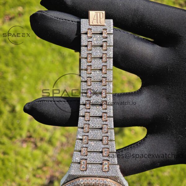 Customized full diamond AP Royal Oak 15407, the entire watch is handmade with moissanite diamonds, and the case and strap have undergone secondary polishing. 3132 integrated movement - Image 16