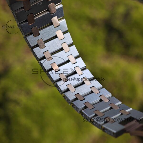 Customized full diamond AP Royal Oak 15407, the entire watch is handmade with moissanite diamonds, and the case and strap have undergone secondary polishing. 3132 integrated movement - Image 18