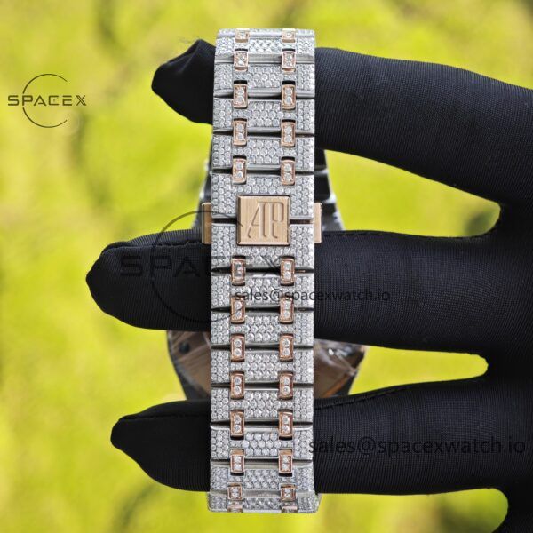 Customized full diamond AP Royal Oak 15407, the entire watch is handmade with moissanite diamonds, and the case and strap have undergone secondary polishing. 3132 integrated movement - Image 20