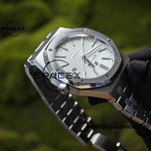 The Audemars Piguet AP15400 features a white dial, modified with GEN white dial, hands, calendar, and mirror. The case and strap undergo secondary polishing and grinding, as well as the 3120 integrated movement - Image 11