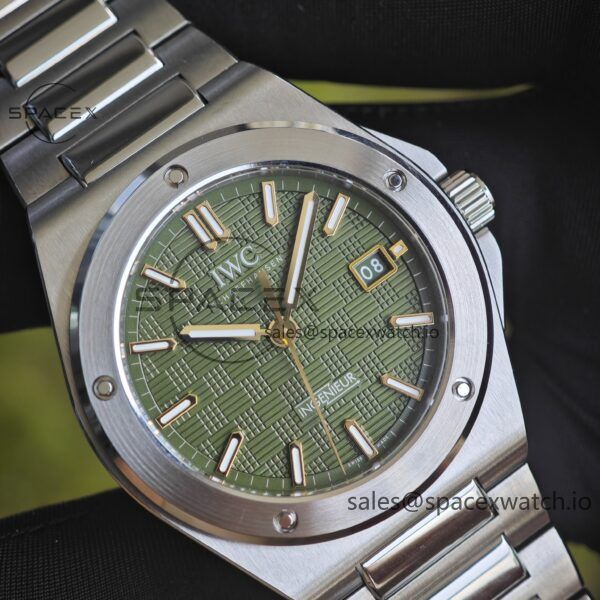 IWC Engineer Series IW328908 green dial, with secondary calibration and polishing of hands and shafts, and secondary calibration and polishing of case and strap - Image 9
