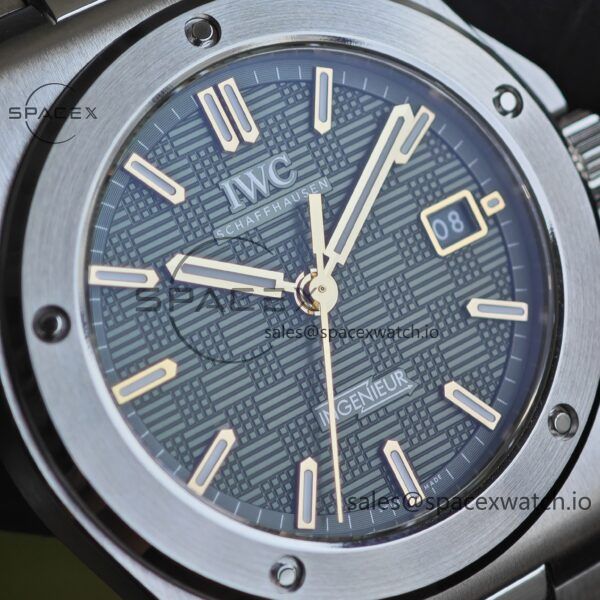 IWC Engineer Series IW328908 green dial, with secondary calibration and polishing of hands and shafts, and secondary calibration and polishing of case and strap - Image 11