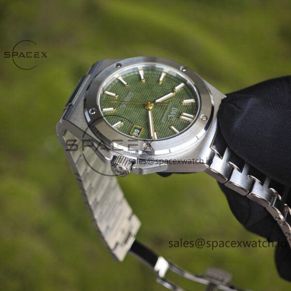 IWC Engineer Series IW328908 green dial, with secondary calibration and polishing of hands and shafts, and secondary calibration and polishing of case and strap - Image 14