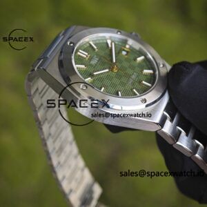 IWC Engineer Series IW328908 green dial, with secondary calibration and polishing of hands and shafts, and secondary calibration and polishing of case and strap - Image 15