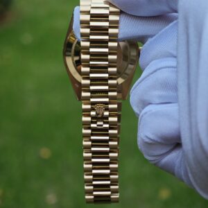 36mm Rolex Day Date m 128238 white Roman numerals, German technology 1:1 customized 18K pure gold case and strap, customized best alternative dial, pointer calendar, Swiss imported ETA2836 movement, high standard assembly process - Image 18
