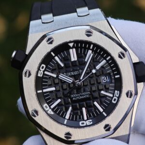 Royal Oak Offshore 15703, equipped with original GEN dial, hands, calendar, mirror, outer ring, case, crown genuine 7-piece set. Black rubber strap and 3120 integrated movement - Image 8