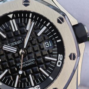 Royal Oak Offshore 15703, equipped with original GEN dial, hands, calendar, mirror, outer ring, case, crown genuine 7-piece set. Black rubber strap and 3120 integrated movement - Image 12