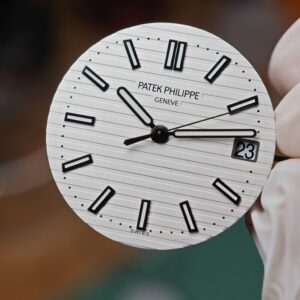 Patek Philippe 5711/1A Snow Mountain White, equipped with original genuine dial, hands, calendar, and original genuine 324 integrated movement, using original data German CNC technology 1:1 customized case and strap. - Image 18