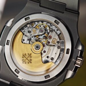 Patek Philippe 5711/1A Snow Mountain White, equipped with original genuine dial, hands, calendar, and original genuine 324 integrated movement, using original data German CNC technology 1:1 customized case and strap. - Image 47