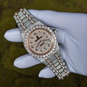Customized rose gold color scheme with full diamond Audemars Piguet AP15400, the case and strap are handcrafted with natural diamonds using Swiss craftsmanship, a customized full diamond Middle Eastern digital dial, and the best 3120 integrated movement. - Image 3