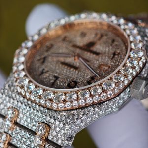 Customized rose gold color scheme with full diamond Audemars Piguet AP15400, the case and strap are handcrafted with natural diamonds using Swiss craftsmanship, a customized full diamond Middle Eastern digital dial, and the best 3120 integrated movement. - Image 10