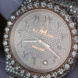 Customized rose gold color scheme with full diamond Audemars Piguet AP15400, the case and strap are handcrafted with natural diamonds using Swiss craftsmanship, a customized full diamond Middle Eastern digital dial, and the best 3120 integrated movement. - Image 12