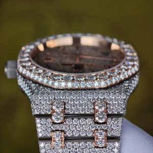 Customized rose gold color scheme with full diamond Audemars Piguet AP15400, the case and strap are handcrafted with natural diamonds using Swiss craftsmanship, a customized full diamond Middle Eastern digital dial, and the best 3120 integrated movement. - Image 15