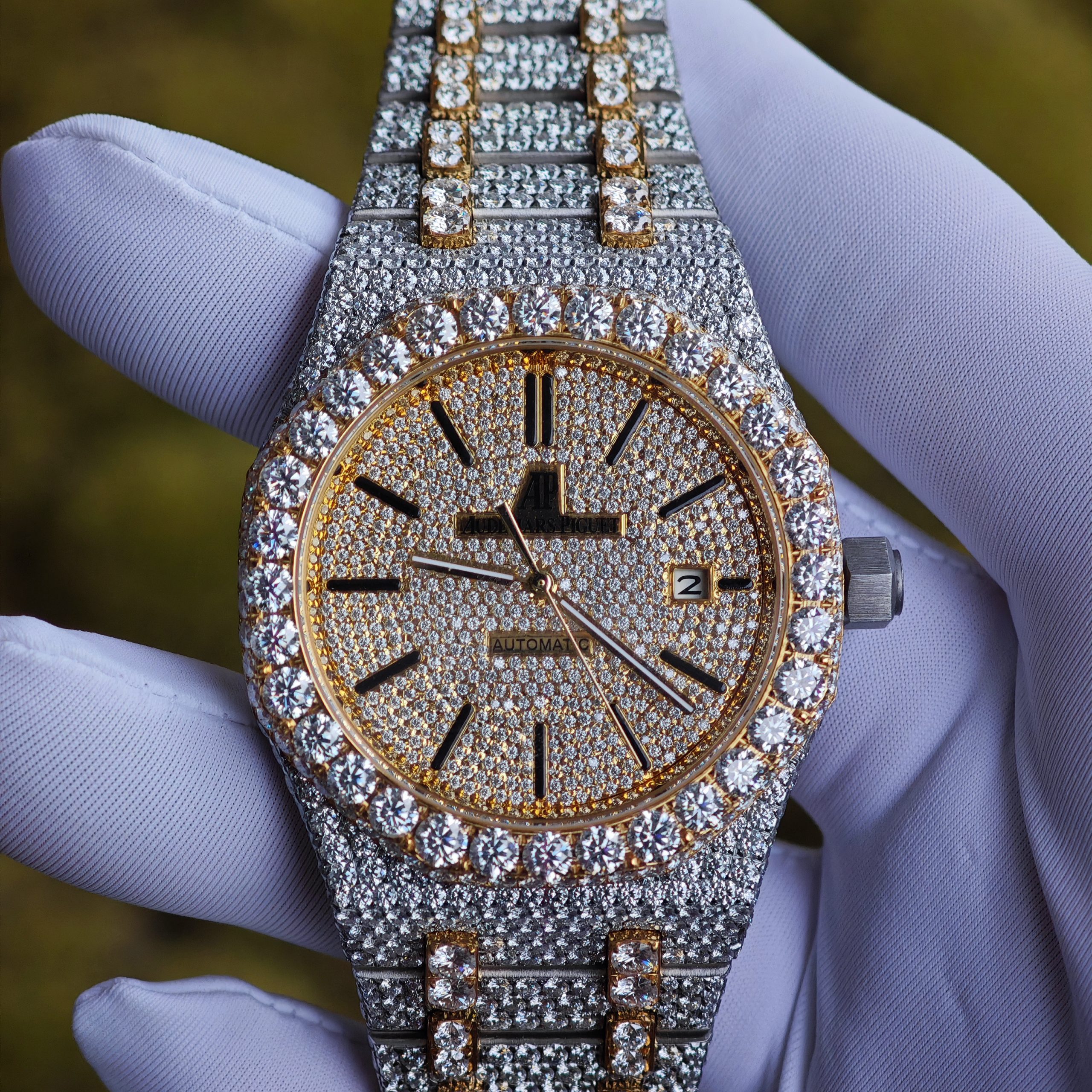 202511 256 Customized all diamond Audemars Piguet AP15400, gold color scheme, case and strap handmade with natural diamonds using Swiss craftsmanship, customized all diamond dial, and the best 3120 integrated movement. - Image 1