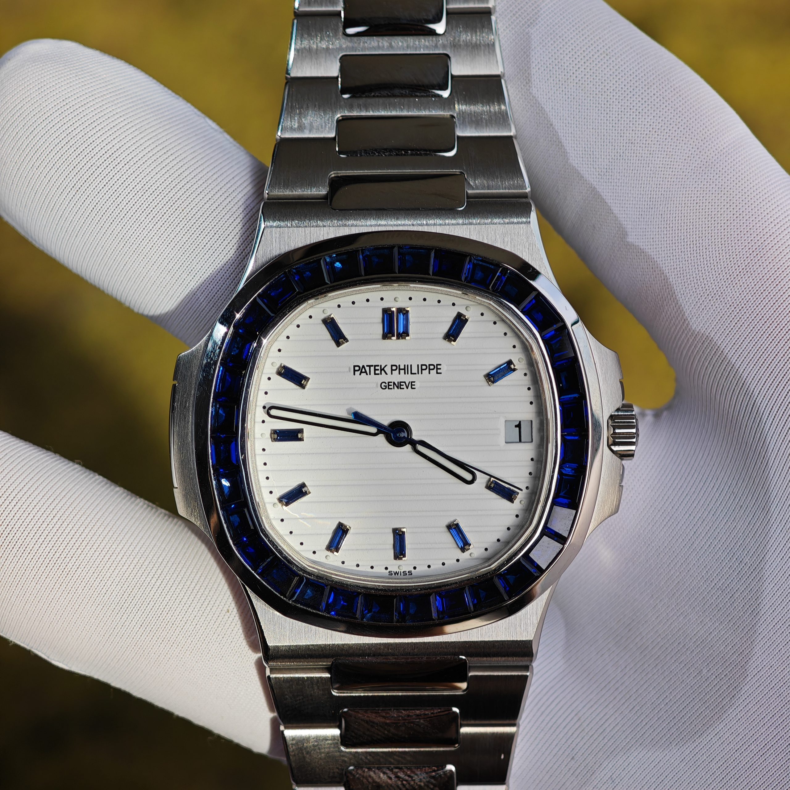 202511 493 (Advanced Customization) Patek Philippe 5711/111P, original data 1:1 customized case and strap, hand inlaid sapphire outer ring, customized best white dial, hands, calendar, Dandong 324 integrated movement - Image 1