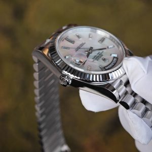 Rolex Day Date model m128239, diameter 36mm, custom best inlaid diamond scale white mother of pearl dial, best alternative pointer, custom best week display, stainless steel electroplated platinum case and strap - Image 16