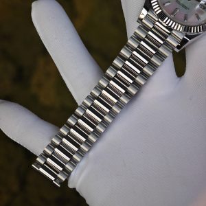 Rolex Day Date model m128239, diameter 36mm, custom best inlaid diamond scale white mother of pearl dial, best alternative pointer, custom best week display, stainless steel electroplated platinum case and strap - Image 20