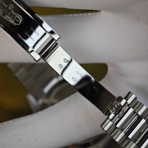 Rolex Day Date model m128239, diameter 36mm, custom best inlaid diamond scale white mother of pearl dial, best alternative pointer, custom best week display, stainless steel electroplated platinum case and strap - Image 25