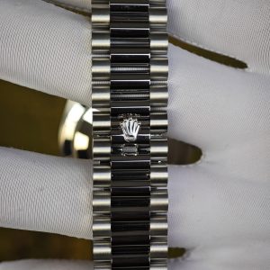 Rolex Day Date model m128239, diameter 36mm, custom best inlaid diamond scale white mother of pearl dial, best alternative pointer, custom best week display, stainless steel electroplated platinum case and strap - Image 23
