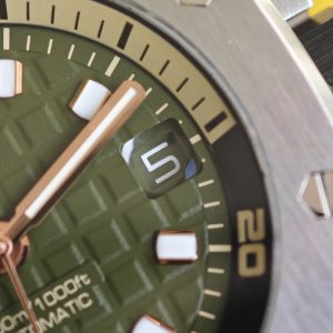 AUDEMARS PIGUET Royal Oak Offshore 15720 Avocado Green, equipped with original avocado green dial, best alternative hands and calendar, electroplated 18K white gold case, 1:1 customized 4308 integrated movement - Image 14