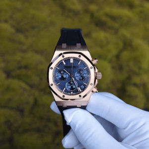 Customized AP Royal Oak Rose Gold 26240, with original data 1:1 customized case and clasp (plated with 18K rose gold), paired with natural black rubber strap, customized top-grade 4401 integrated movement (adjustable weight), customized optimal replacement blue dial, hands, and calendar - Image 10