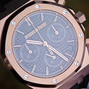 Customized AP Royal Oak Rose Gold 26240, with original data 1:1 customized case and clasp (plated with 18K rose gold), paired with natural black rubber strap, customized top-grade 4401 integrated movement (adjustable weight), customized optimal replacement blue dial, hands, and calendar - Image 16