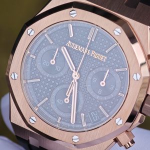 Customized AP Royal Oak Rose Gold 26240, with original data 1:1 customized case and clasp (plated with 18K rose gold), paired with natural black rubber strap, customized top-grade 4401 integrated movement (adjustable weight), customized optimal replacement blue dial, hands, and calendar - Image 17