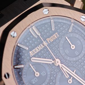 Customized AP Royal Oak Rose Gold 26240, with original data 1:1 customized case and clasp (plated with 18K rose gold), paired with natural black rubber strap, customized top-grade 4401 integrated movement (adjustable weight), customized optimal replacement blue dial, hands, and calendar - Image 18