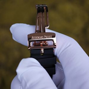 Customized AP Royal Oak Rose Gold 26240, with original data 1:1 customized case and clasp (plated with 18K rose gold), paired with natural black rubber strap, customized top-grade 4401 integrated movement (adjustable weight), customized optimal replacement blue dial, hands, and calendar - Image 30