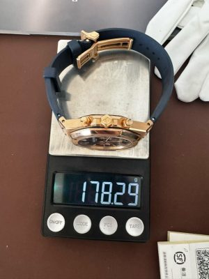 Customized AP Royal Oak Rose Gold 26240, with original data 1:1 customized case and clasp (plated with 18K rose gold), paired with natural black rubber strap, customized top-grade 4401 integrated movement (adjustable weight), customized optimal replacement blue dial, hands, and calendar - Image 32