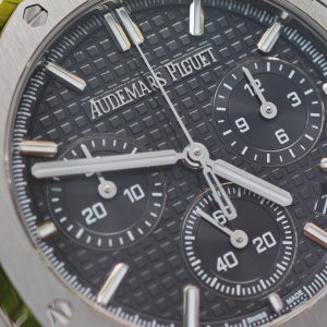 The improved version of AP Royal Oak 26240 is equipped with the best black replacement dial, replacement hands, solid pin shaft, as well as finely polished case and strap, and is powered by the Shanghai 4401 integrated movement - Image 19