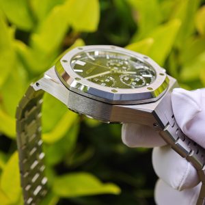 The improved version of AP Royal Oak 26240 is equipped with the best black replacement dial, replacement hands, solid pin shaft, as well as finely polished case and strap, and is powered by the Shanghai 4401 integrated movement - Image 10