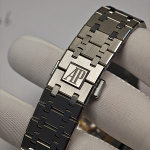 The improved version of AP Royal Oak 26240 is equipped with the best black replacement dial, replacement hands, solid pin shaft, as well as finely polished case and strap, and is powered by the Shanghai 4401 integrated movement - Image 25